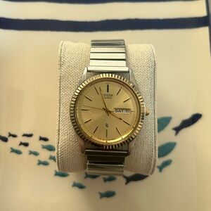 Vintage Citizen Cq Presidental Day Date Quartz Gold Tone 35mm Men’s